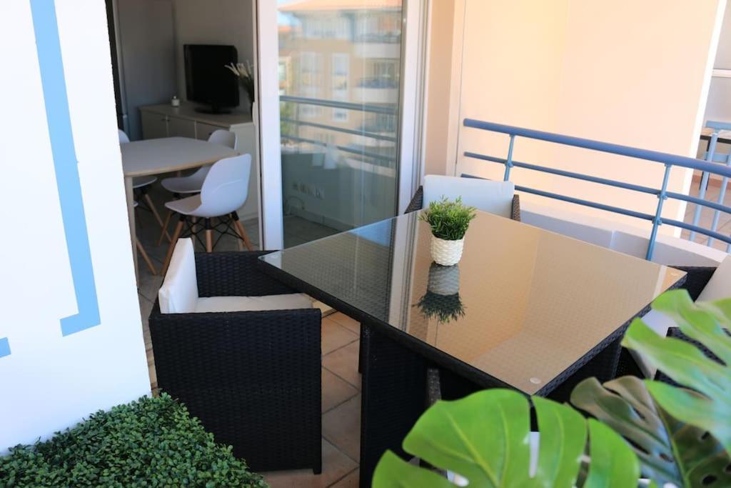 Port-Frejus, Le Paladien, Appartement 2 Pieces Climatise, Terrasse & Parking Exterior photo